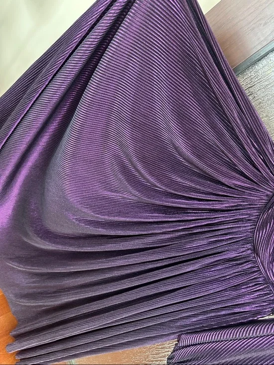 Bronx and Banco Purple Florence Gown in size medium one shoulder . - Picture 12 of 12